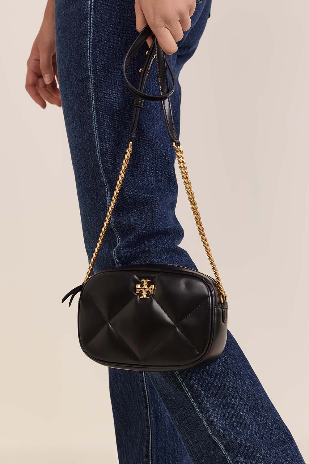 תמונת כל הלוק של תיק קאמרה קירה קווילט